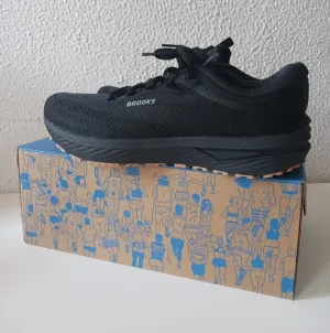 NWT Brooks Revel 7  women's Run&amp; walk  Shoes, sneakers size 10,,EU 42