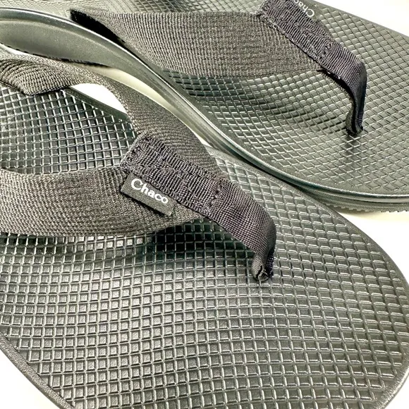 NWT Chaco Men's Black Classic Flip Flop Sandals