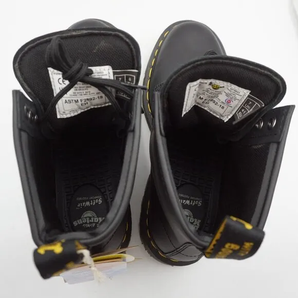 NWT Dr. Martens 1460 Slip Resistant Leather Lace Up Boots in Black - US Men's 8