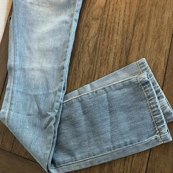 NWT [Etienne Marcel] Low Rise Relaxed Fit Distressed Denim Jeans Women’s Sz 24