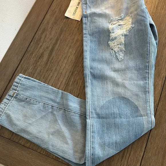 NWT [Etienne Marcel] Low Rise Relaxed Fit Distressed Denim Jeans Women’s Sz 24
