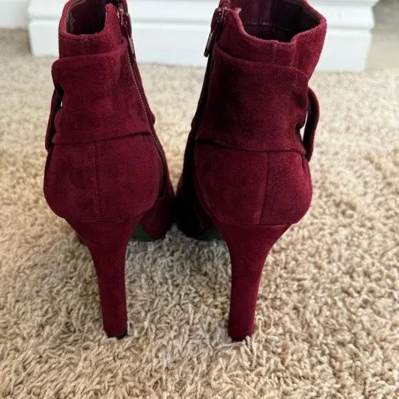 NWT Gianni Bini Hollynd Leather Suede Side Bow Burgundy Platform Boots  Size 8.5