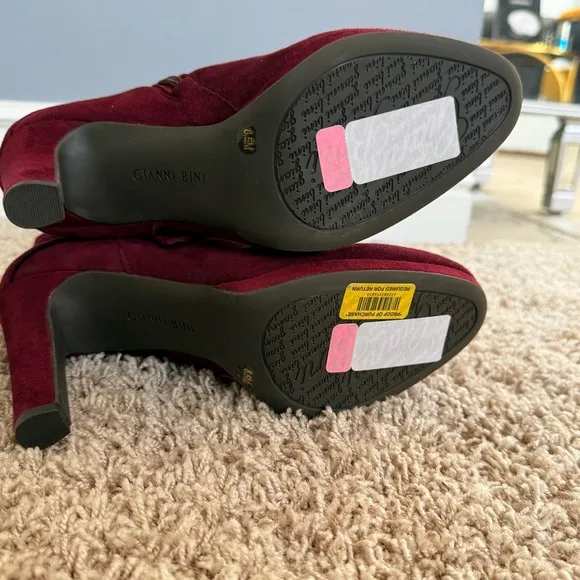 NWT Gianni Bini Hollynd Leather Suede Side Bow Burgundy Platform Boots  Size 8.5