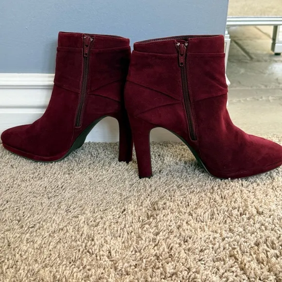 NWT Gianni Bini Hollynd Leather Suede Side Bow Burgundy Platform Boots  Size 8.5