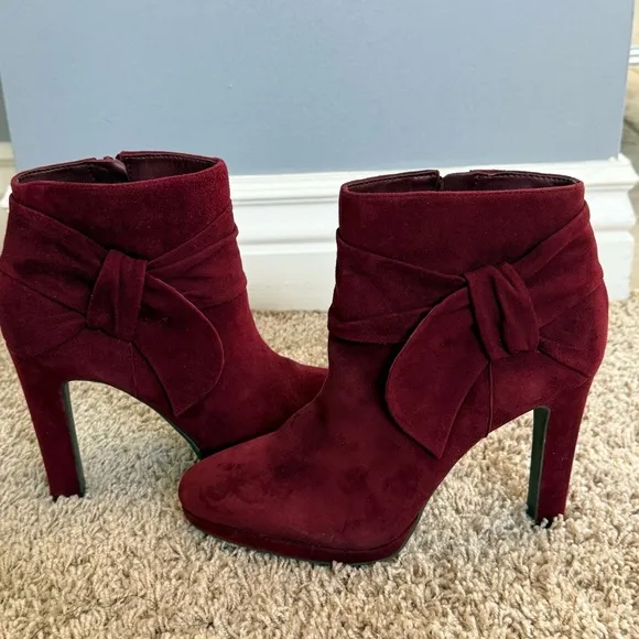 NWT Gianni Bini Hollynd Leather Suede Side Bow Burgundy Platform Boots  Size 8.5