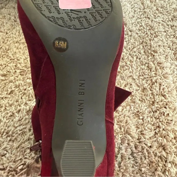 NWT Gianni Bini Hollynd Leather Suede Side Bow Burgundy Platform Boots  Size 8.5