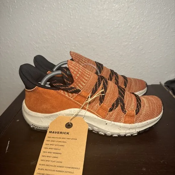 NWT HOLO Sneakers Women's Maverick Knit Lace Up Sneakers Size 7.5 Clay Color New