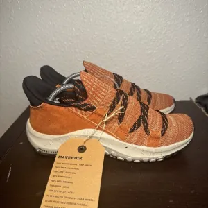 NWT HOLO Sneakers Women's Maverick Knit Lace Up Sneakers Size 7.5 Clay Color New