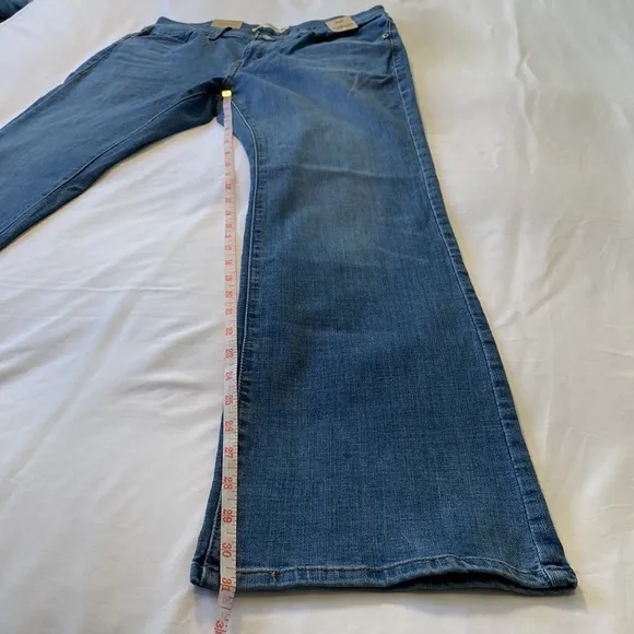 NWT Levi’s Classic Bootcut Jeans