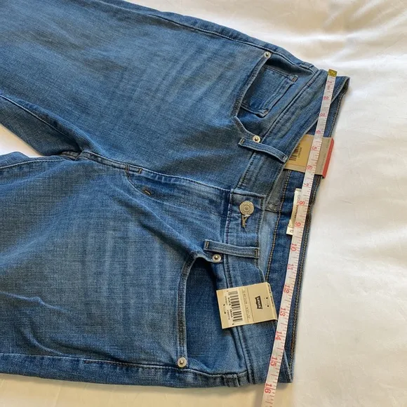 NWT Levi’s Classic Bootcut Jeans