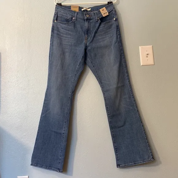 NWT Levi’s Classic Bootcut Jeans
