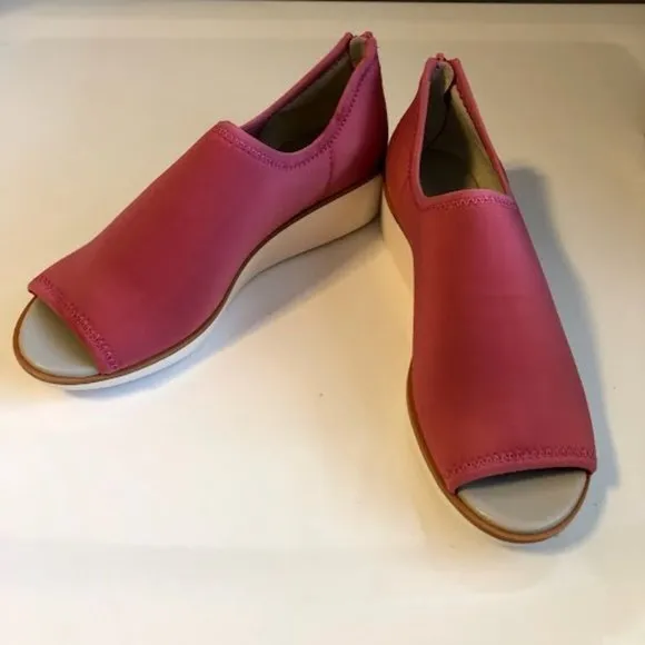 NWT LOGO by LORI GOLDSTEIN Siani Stretch Knit Slip On Open Toe Wedge Sneaker 8.5