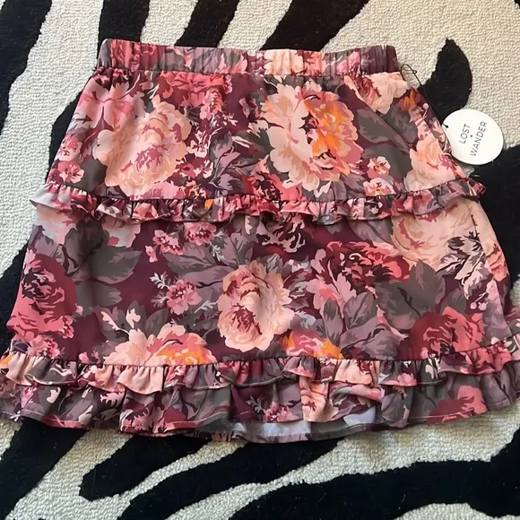 NWT Lost   Wander Garden Floral Ruffle Mini Skirt