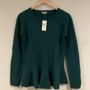 NWT Neiman Marcus 2-Ply Cashmere Peplum Blouse Sweater, Dark Holly Green, Small