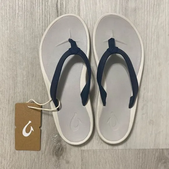NWT-OLUKAI-Pi'oe Women's Beach Sandals,Water-Resistant-Navy blue and Grey-Size 7