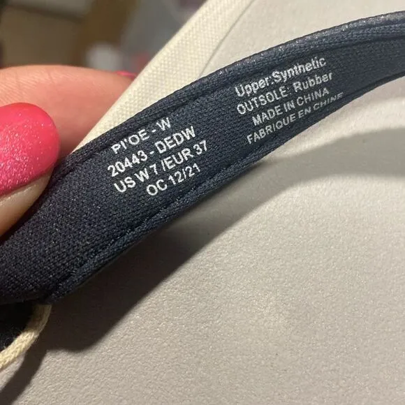 NWT-OLUKAI-Pi'oe Women's Beach Sandals,Water-Resistant-Navy blue and Grey-Size 7