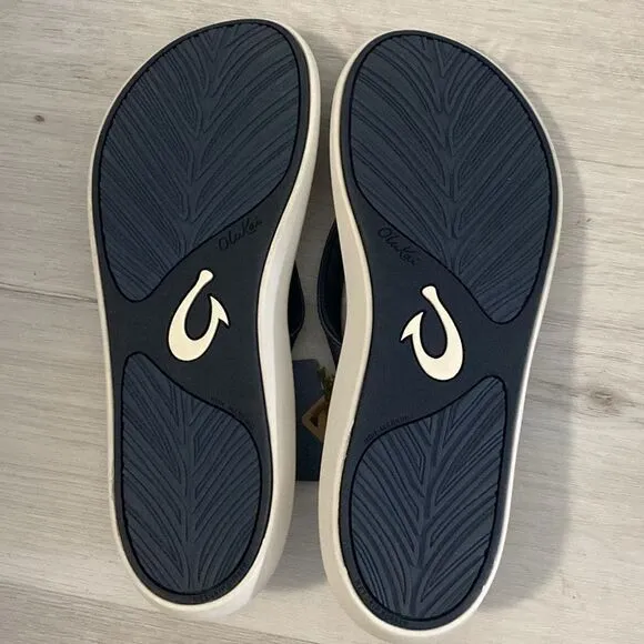 NWT-OLUKAI-Pi'oe Women's Beach Sandals,Water-Resistant-Navy blue and Grey-Size 7