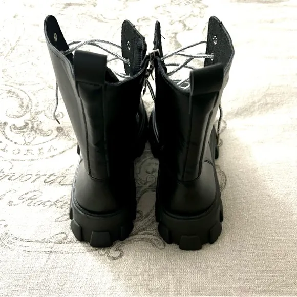 NWT SEQUINED TONGUE SEQUINED LACE-UP PREMIUM MID-CALF BOOTS