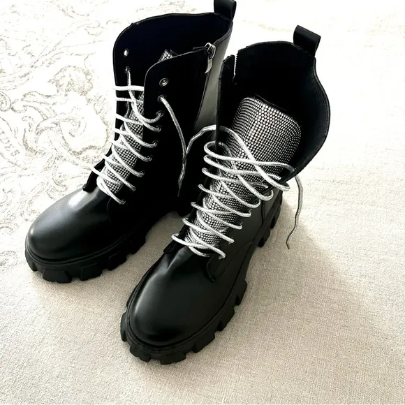 NWT SEQUINED TONGUE SEQUINED LACE-UP PREMIUM MID-CALF BOOTS