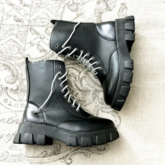 NWT SEQUINED TONGUE SEQUINED LACE-UP PREMIUM MID-CALF BOOTS