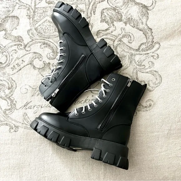 NWT SEQUINED TONGUE SEQUINED LACE-UP PREMIUM MID-CALF BOOTS