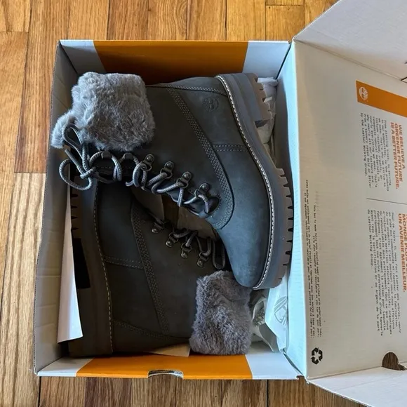 NWT Timberland Courmayeur Valley Faux Fur Waterproof Lug Sole Boots 7.5