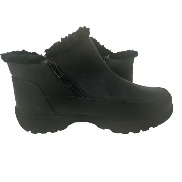 𝅺nwt WEATHERPROOF THERMOLITE ANKLE BOOTIES