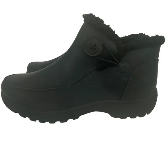 𝅺nwt WEATHERPROOF THERMOLITE ANKLE BOOTIES