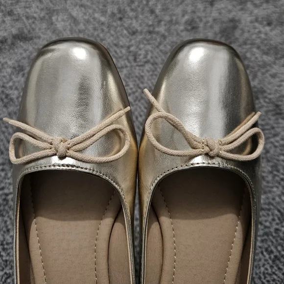 NWT: Women's GAP Metallic Gold Bow Flats - Size 9