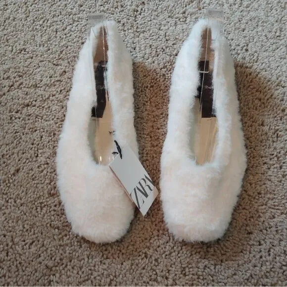 NWT Zara faux fur ballet flats