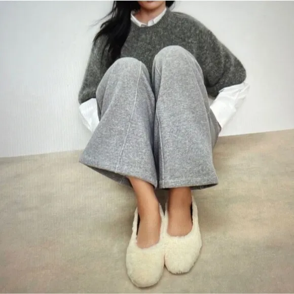 NWT Zara faux fur ballet flats