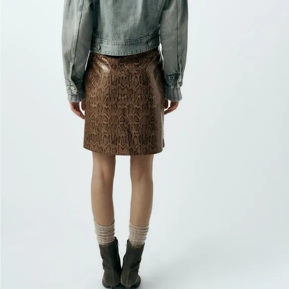 NWT Zara faux snakeskin leather skirt