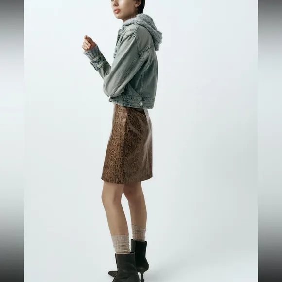 NWT Zara faux snakeskin leather skirt