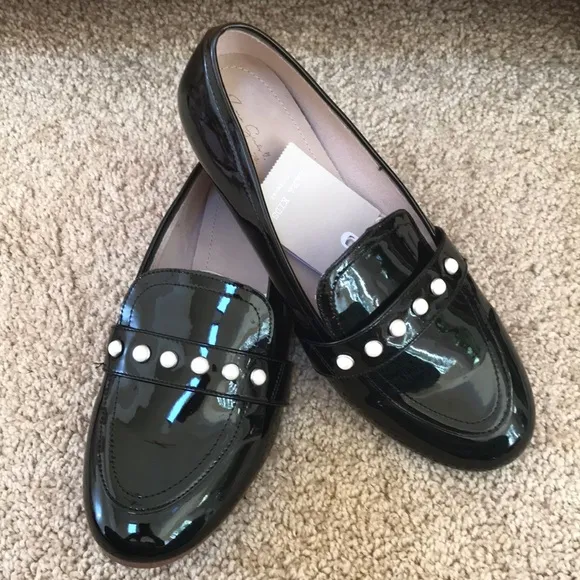 NWT! Zara girls size 38/5.5 black flats .