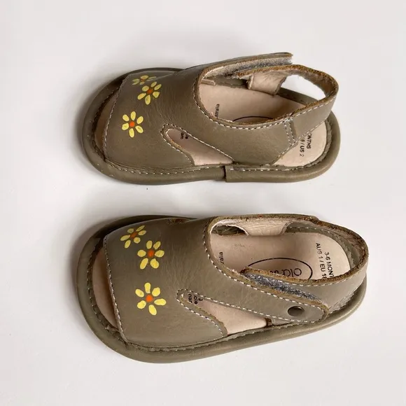 Old Sole’s Baby First Leather Sandals - Taupe with Painted Flower Detail - 3-6M
