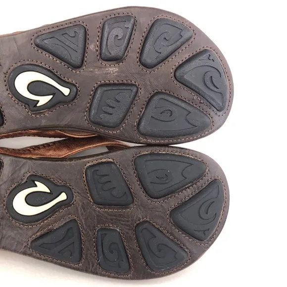OluKai Hiapo Brown Leather Thong Sandals 7