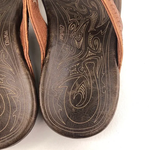 OluKai Hiapo Brown Leather Thong Sandals 7