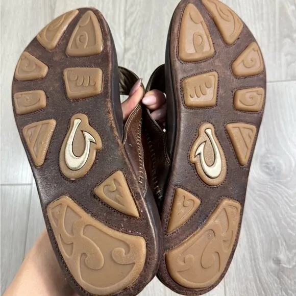 OluKai Men's Hiapo Brown Flip Flop Leather Sandals