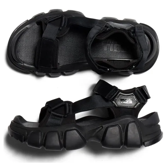 Onitsuka Tiger Dentigre Black Belted Sandals in Size 11