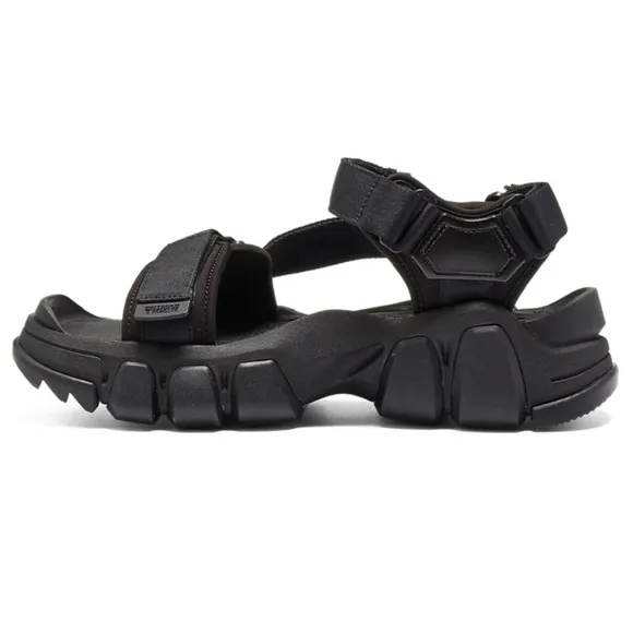 Onitsuka Tiger Dentigre Black Belted Sandals in Size 11