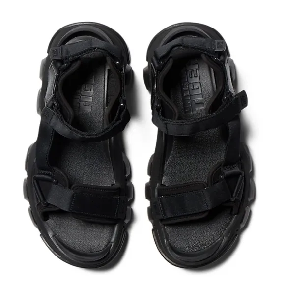 Onitsuka Tiger Dentigre Black Belted Sandals in Size 11