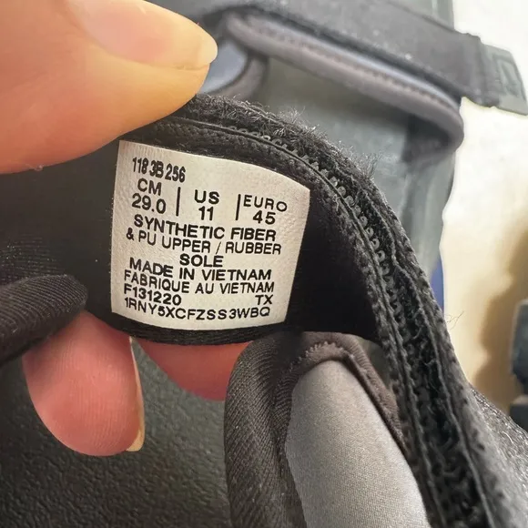 Onitsuka Tiger Dentigre Black Belted Sandals in Size 11