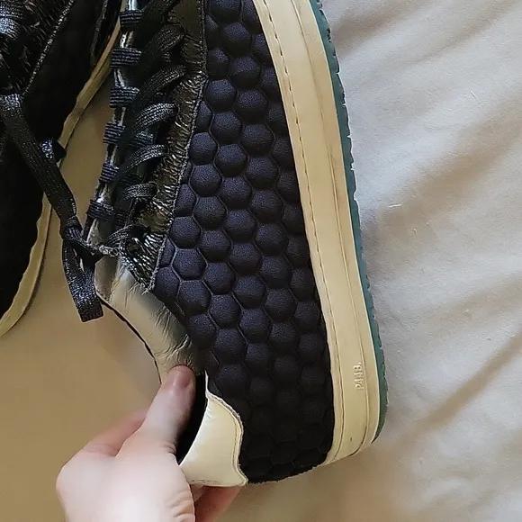 P448 John W Low Top Leather Sole sneakers