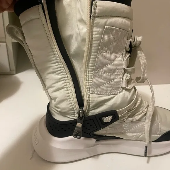 Pajar Canada gorgeous snow boots and sneakers extremely is soft and warm .