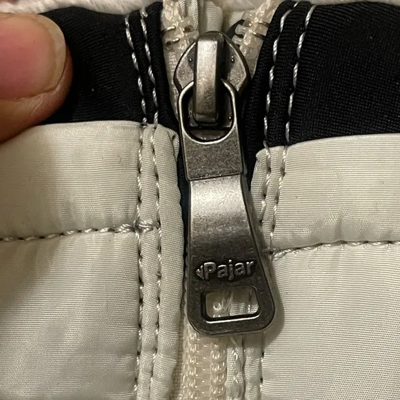 Pajar Canada gorgeous snow boots and sneakers extremely is soft and warm .