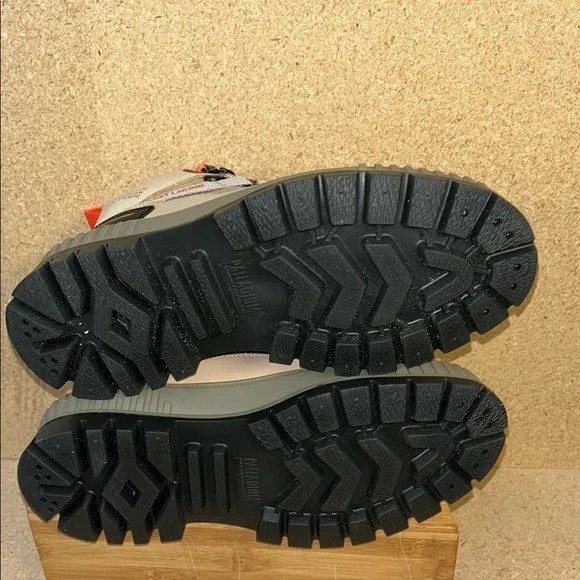 Palladium Pallashock Travel WP  Hiking Boots (90)