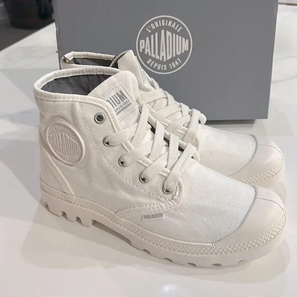 PALLADIUM PAMPA HI Boots - 6.5 - NIB