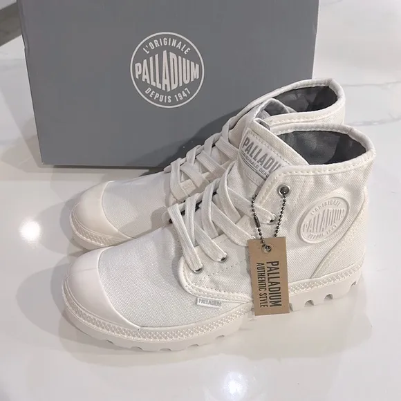 PALLADIUM PAMPA HI Boots - 6.5 - NIB