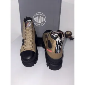 PALLADIUM Revolt Hi Tx, in Olive. NEW IN BOX! Women Size 7/EU 38 🌱 Vegan