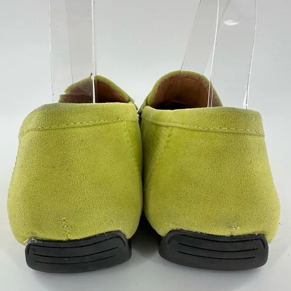 Pierre Dumas flats size 8 green faux suede chartreuse driving loafers old money